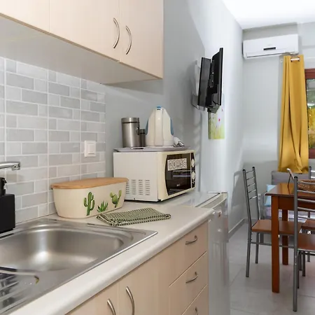 Stratos By Mroom Apartmán *