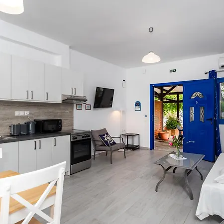 Stratos By Mroom Apartmán